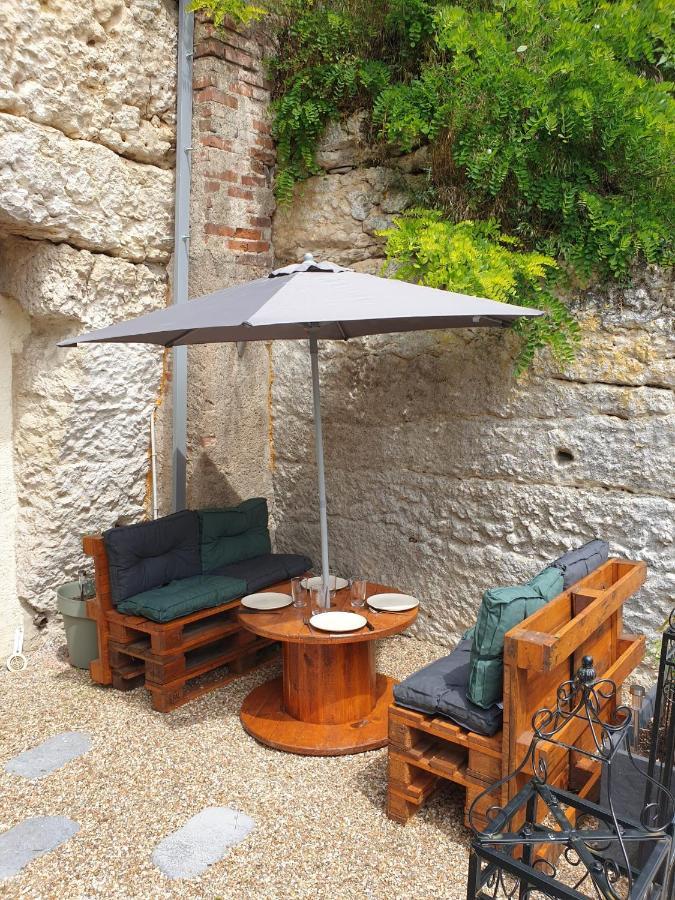 La Grotte Du Bonheur Apartamento Cangey Exterior foto