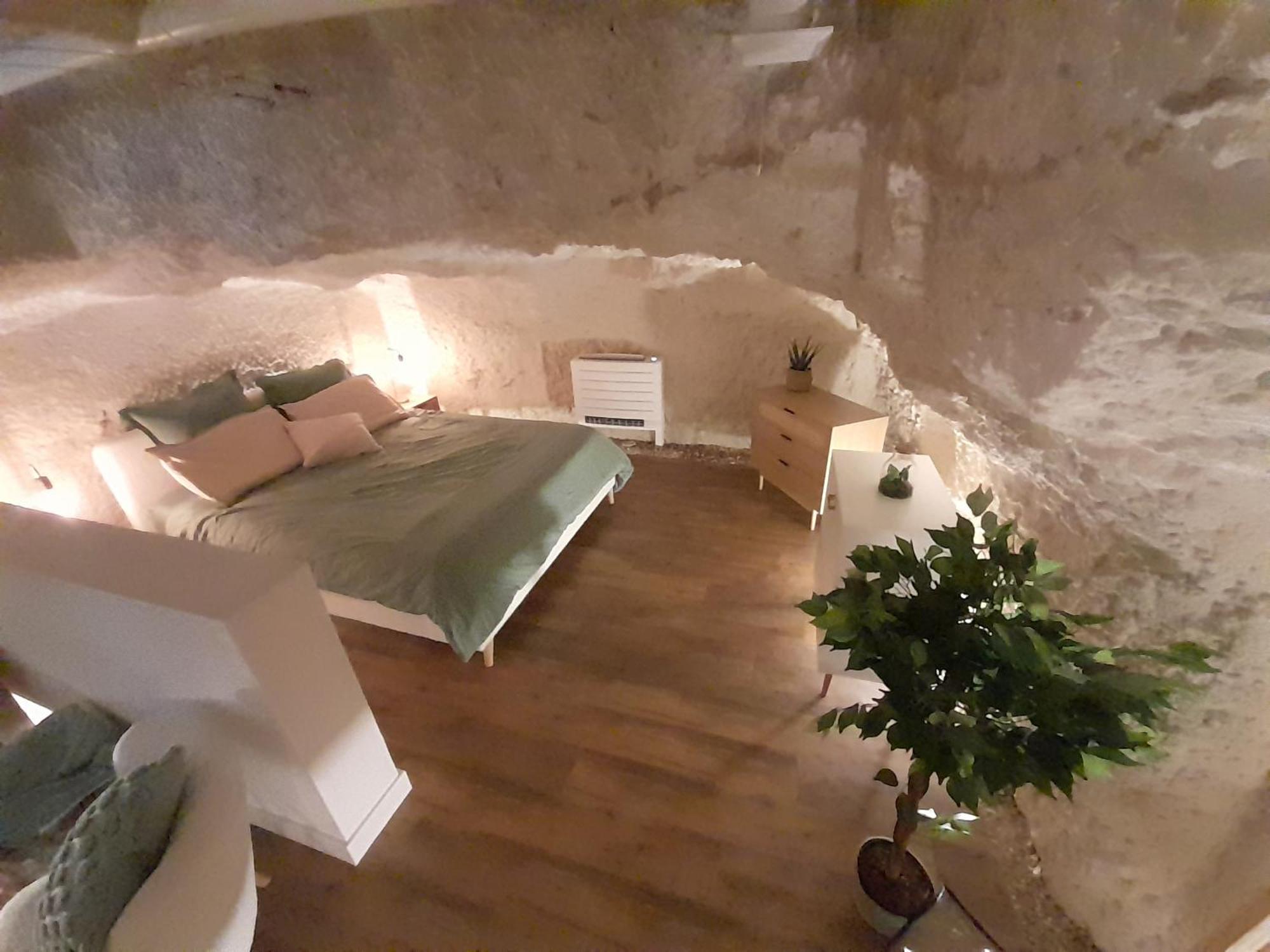 La Grotte Du Bonheur Apartamento Cangey Exterior foto